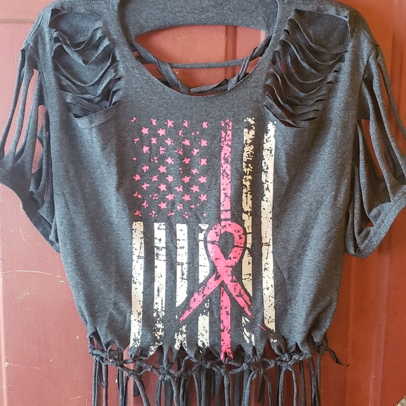 Cut up T-shirt, ❤ shaped - Picture 2 of 2